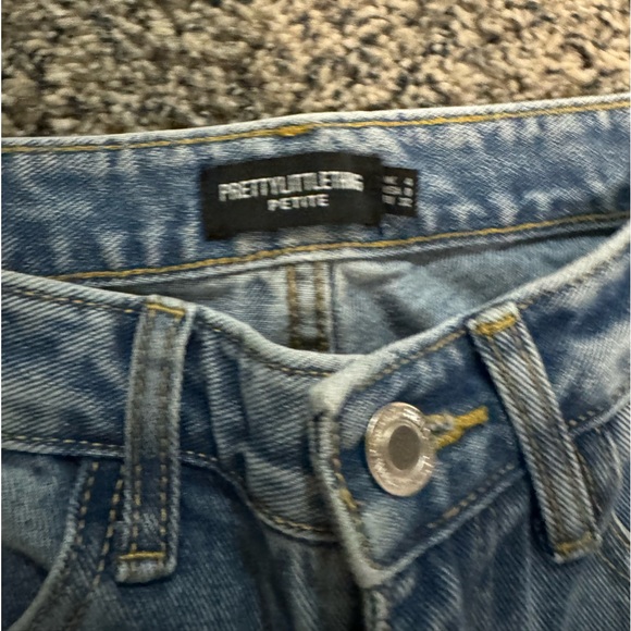 PrettyLittleThing Jeans Relaxed Fit High Rise Straight Leg Denim Light Wash SZ 4 - Picture 14 of 15